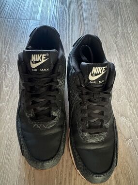 Nike Air Max Men's Black Sneakers with White Logo